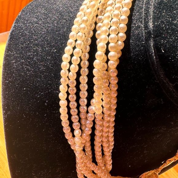 Incredible multi-string pearl necklace with diamond-eyed lions - Picture 3 of 6